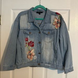 Romeo & Juliet Couture Women’s Floral Embroidered Distressed Denim Jacket Sz L